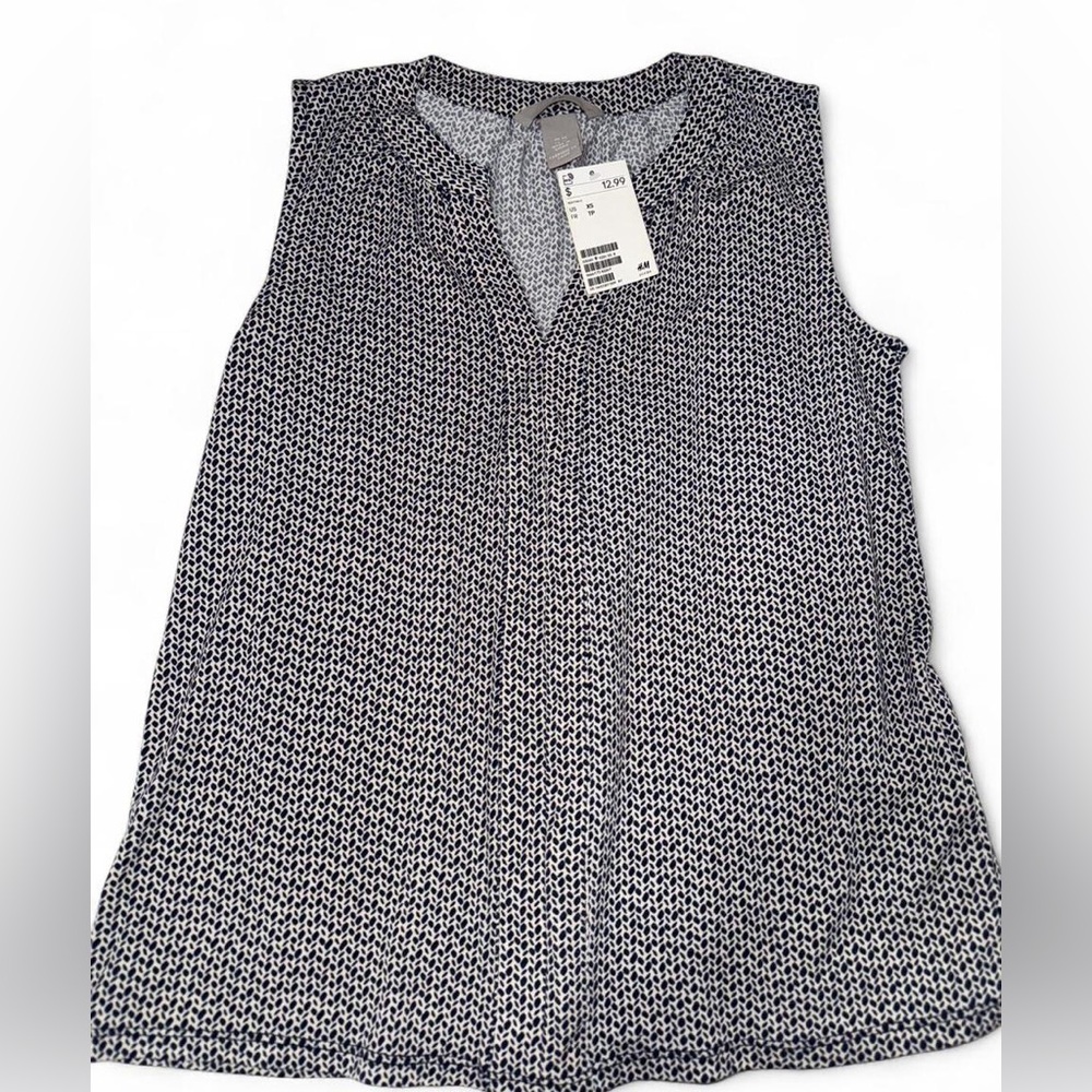 H&M Sleeveless V-Neck Printed Camisole - Black & White
